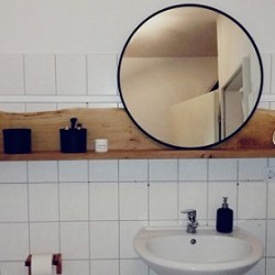 Kundenprojekt: Badezimmerregal aus zwei Eichenbohlen von Rike Henties